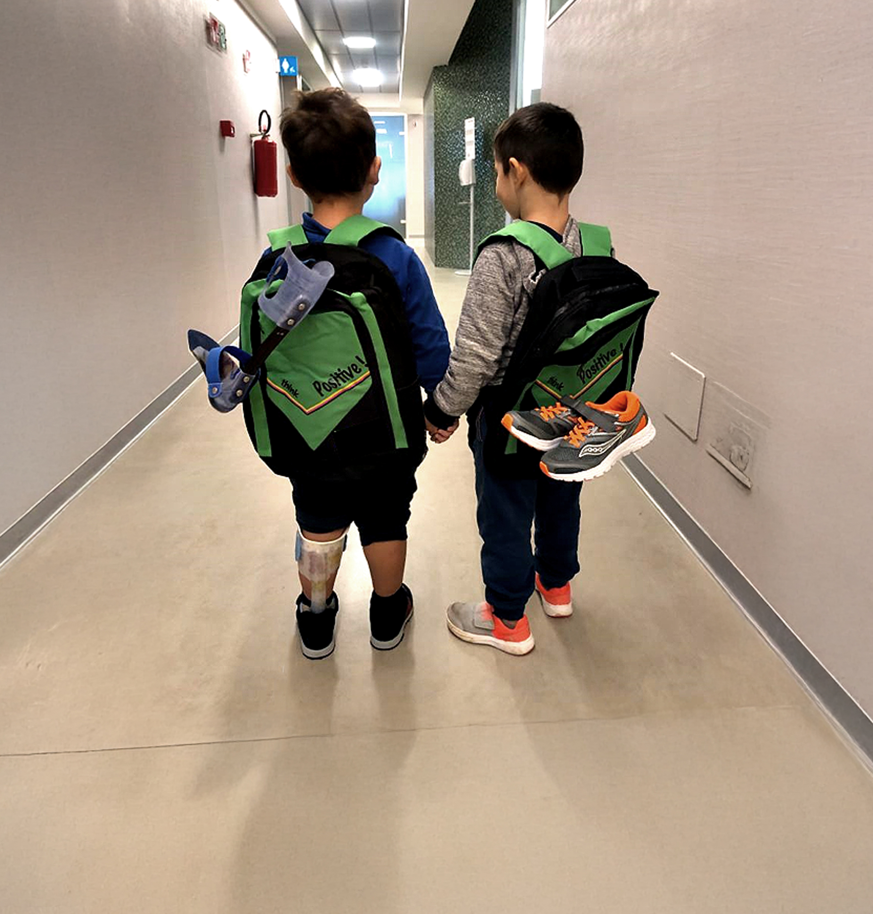 Ortesi per permettere ai bambini emiplegici di praticare sport
